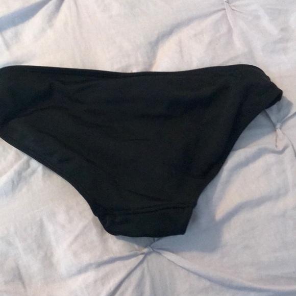 Anika Brazil black bikini with button and sequins - Picture 5 of 6